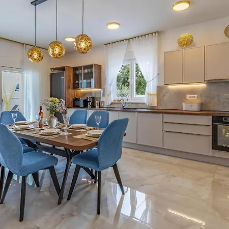Awesome In With Kitchen Holiday home Kavran