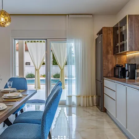 Holiday home Awesome In With Kitchen *