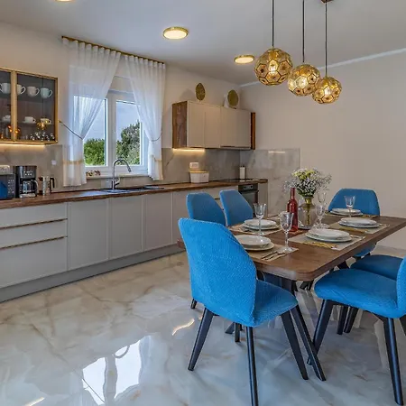 Awesome In With Kitchen *