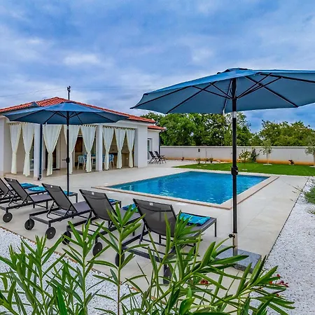 Awesome In With Kitchen Holiday home Kavran
